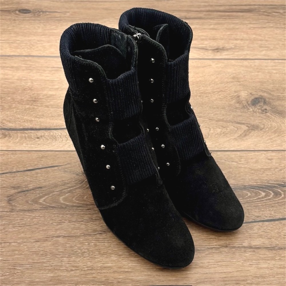 Aquatalia Women's Size 8‎ Black Suede Studded Trim Block Heel Ankle Boots